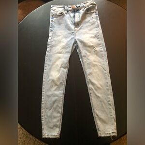 Women’s Stradivarius Jeans Size 4!! ✨
